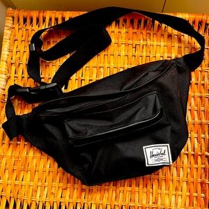 Herschel crossbody 3.5L fanny pack